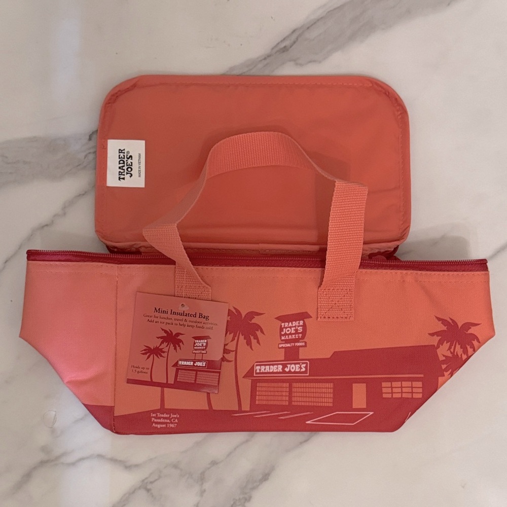 Trader Joes Mini Insulated Bag (Peach)